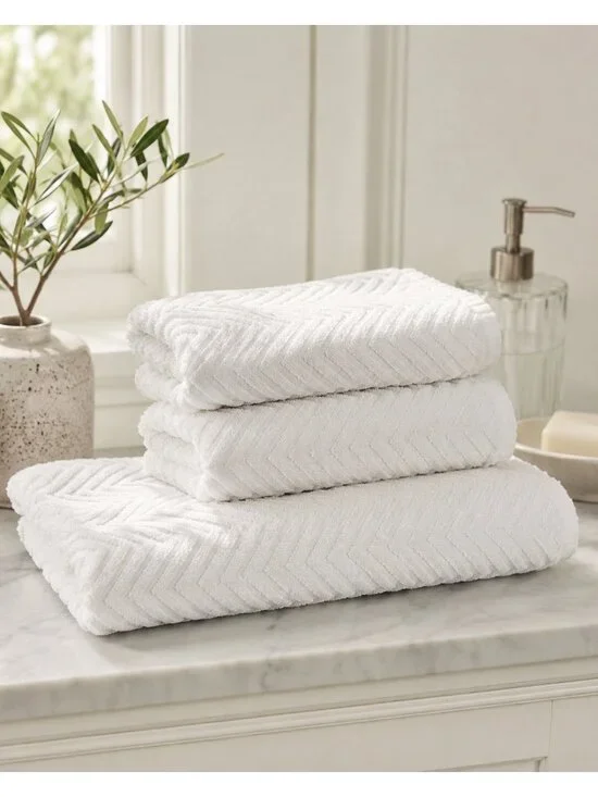 Pottery Barn White Chevron Bath Towel Set Bath Hand Washcloth Soft Textured