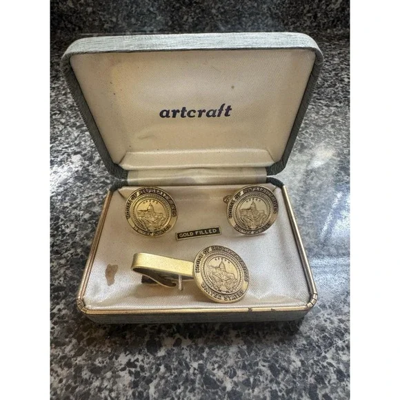 VINTAGE BOXED GOLD TONE HOUSE‎ OF REPRESENTATIVES 3 PC CUFFLINK SET BY ARTCRAFT