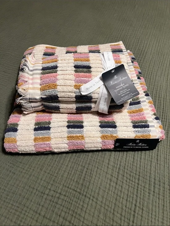 Brooks Brothers Mosaic Bath Towel