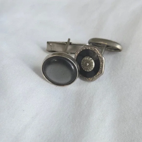 VTG Mismatched Cufflinks Black Grey Mens OS Art Deco Silver Tone Metal Unbranded