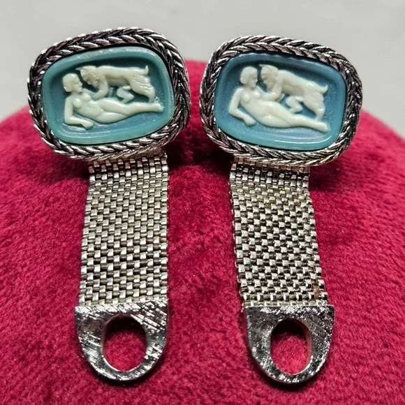 Vintage‎ Cufflinks Mens OS Silver Blue Wrap Mesh Faux Cameo Woman Wolf Intaglio