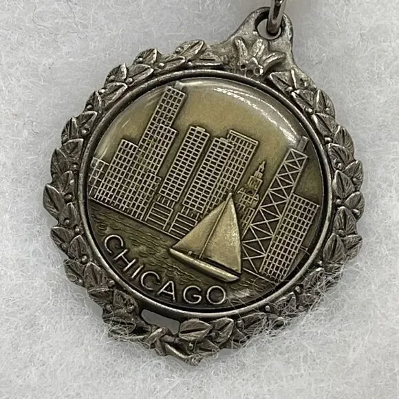 Vintage Chicago lake skyline scene keychain in pewter
