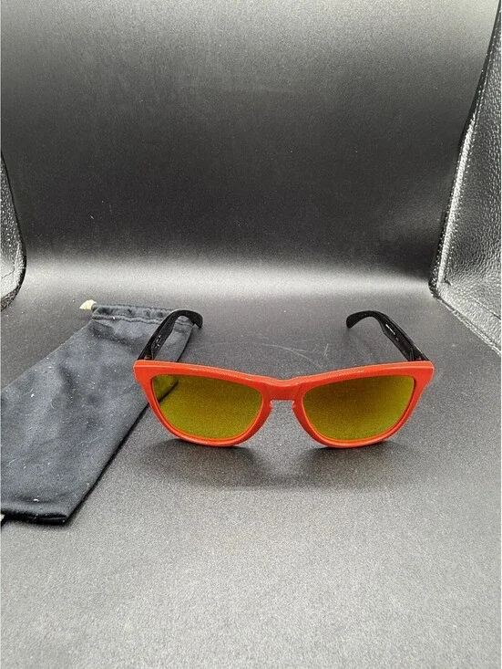 Oakley Frogskin Heritage Red-Black w/Fire Iridium Lenses OO9013-34