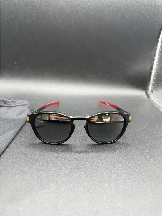 Oakley Latch Ruby Fade/Prizm Black Iridium Polarized Lens OO9265-2653
