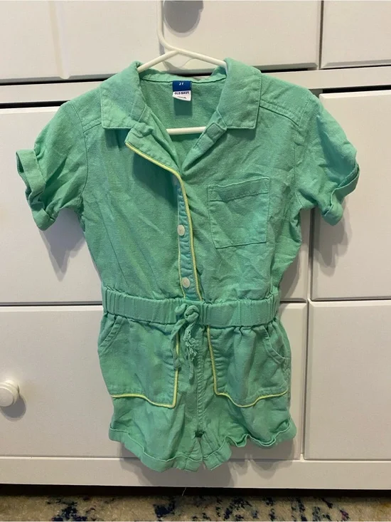 Old Navy Green Girls Romper / Size 2T / GUC