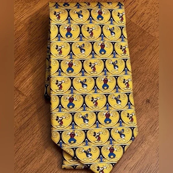 NWT The Disney Store Character Tie Yellow with Mickey Goofy & DonaldDuck Vintage