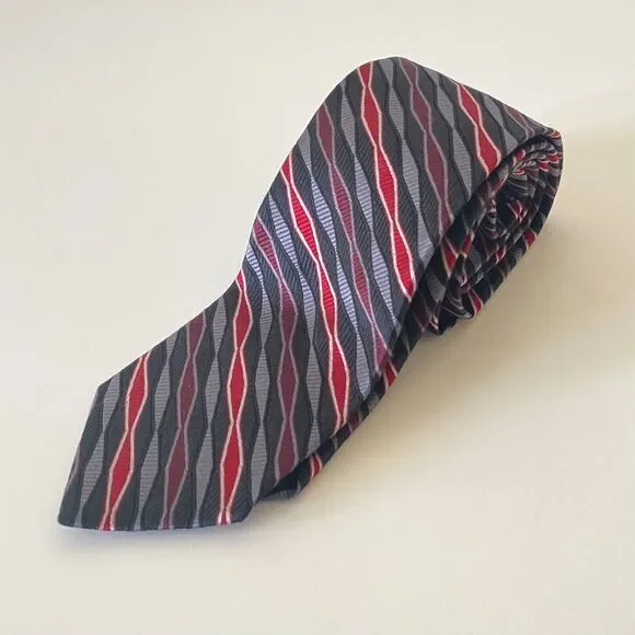 Jos. A. Bank 59” Men’s Tie 100% Silk Made‎ In Italy Red Black Gray Pattern