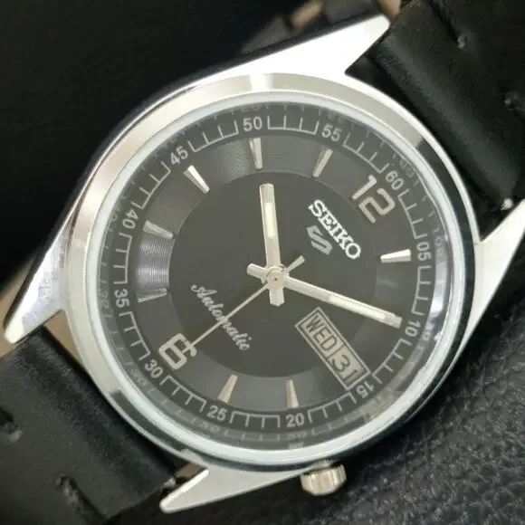 Vintage 1970 Seiko Automatic Mens Silver Watch W/daydate & Silver accents