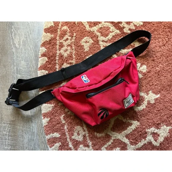 Toronto Raptors Herschel Suppy Co Hipsack Fanny‎ Pack NBA Rare
