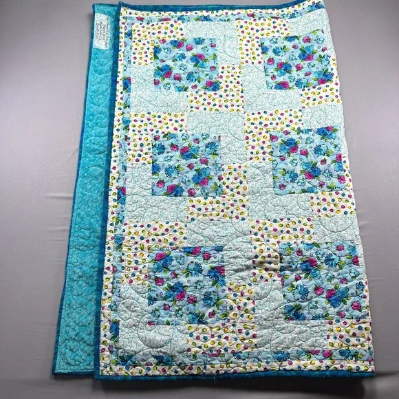 By Jill Poole The Flowers & Dots Quilt Blanket Multi Cuddle Backing (43