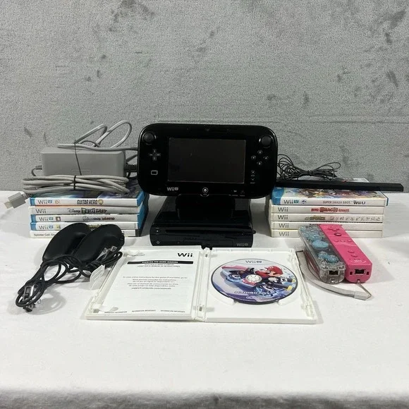 Nintendo Wii U Console 32GB Black Set + 11 Games Mario Kart 8 Super Smash Bros