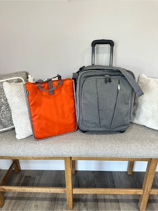 eBags Vertical Mobile Office/Carry-on rolling luggage