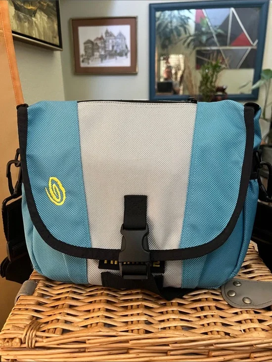 Timbuk2 Light Blue and Black Messenger Bag. Pre-owned. See notes.