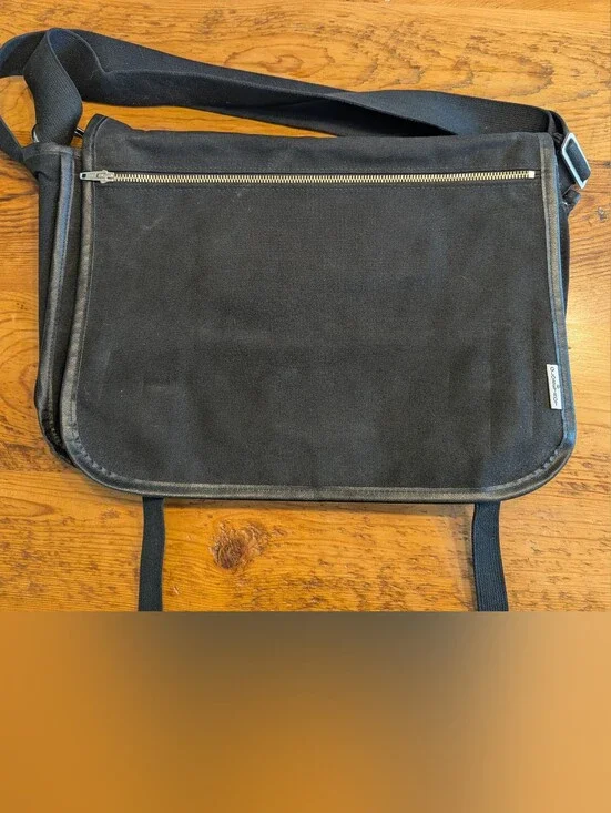Danish Globetrot Messenger Bag