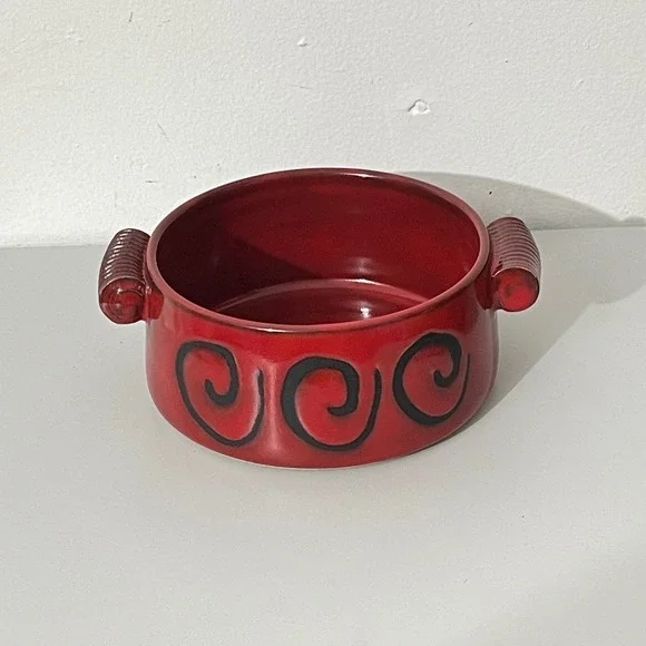 Jan Bostwick Ceramic Bowl‎   Red Black Spiral Art Pottery Ribbed Handles