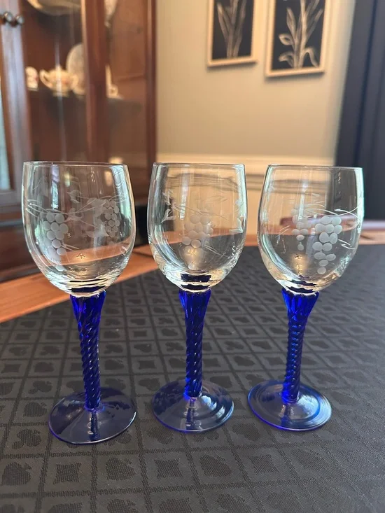 Vintage Cobalt Blue Twisted Stem Wine Glasses Etched Grapes 7” Set of 3
