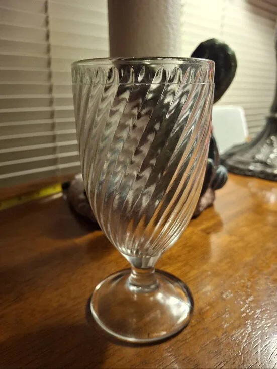 Swirl Glass Footed Goblet Water Wine 5.5