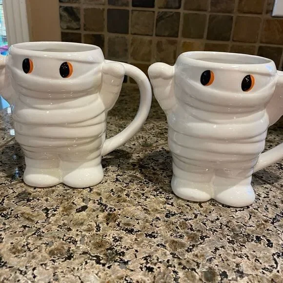 Hyde and EEK Stoneware Mummy Mugs set of 2!