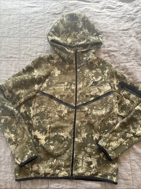 Nike Men’s Camo Full Zip-Up Hoodie