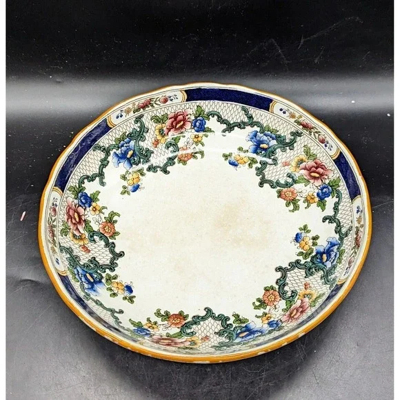 Antique Cauldron England 9.75