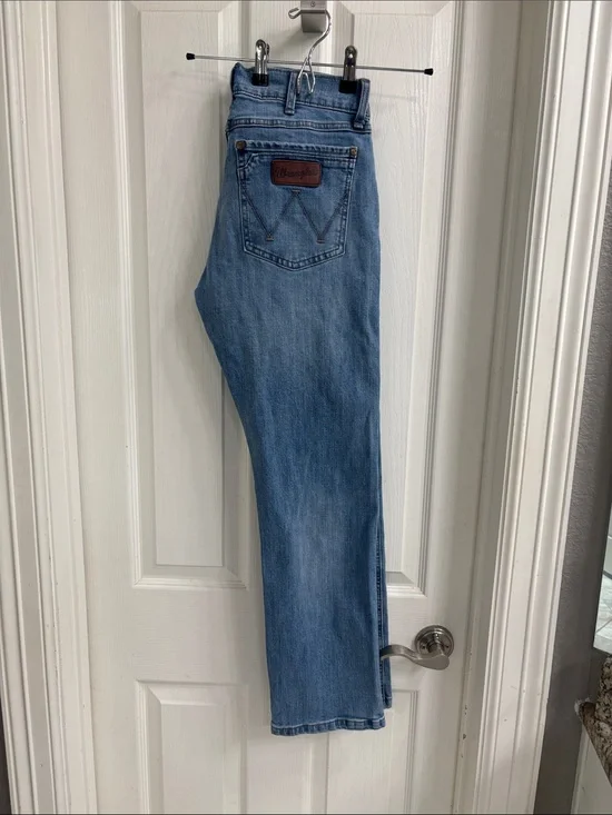 Wrangler Retro Slim Straight - Light Blue Jeans -Size 29W x 30L