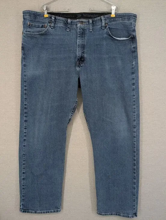 Wrangler Blue Jeans Size 44 x 30 Straight -0826i73