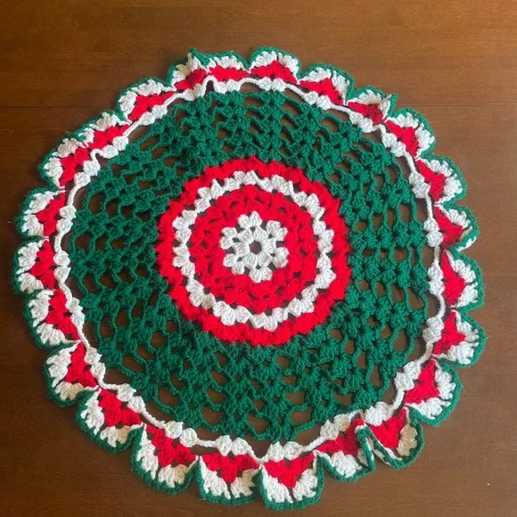 Vintage Christmas Crochet Centerpiece Doily 28