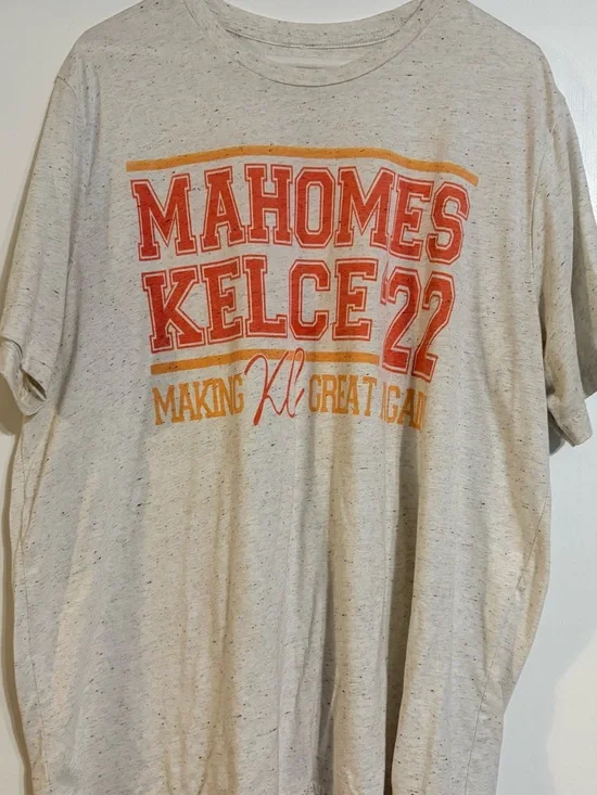 Mahomes Kelce 22 Beige Graphic T-Shirt