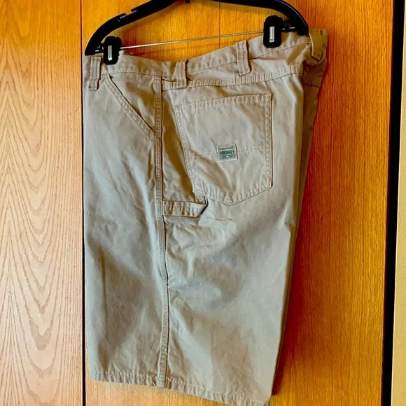 Wrangler size 46 woven cotton canvas 10” carpenter utility shorts 6 pocket EUC