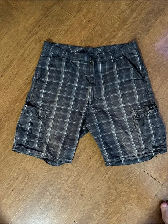 Gray Plaid Cargo Shorts - Men's Utility Style