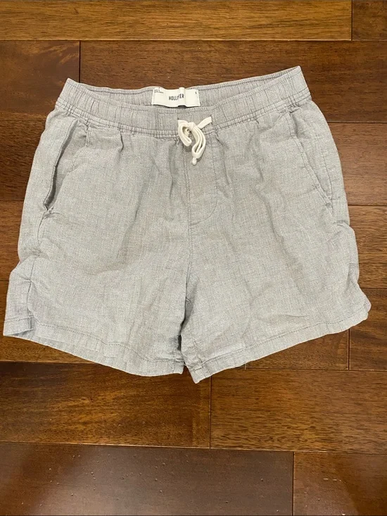 Hollister Men’s Light Gray Drawstring Linen-Blend Shorts