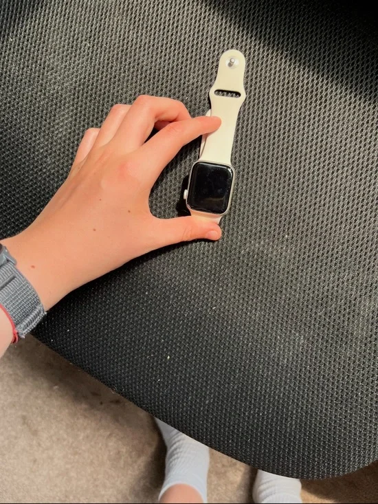 White Smartwatch with Silicone Band Apple Watch great condition