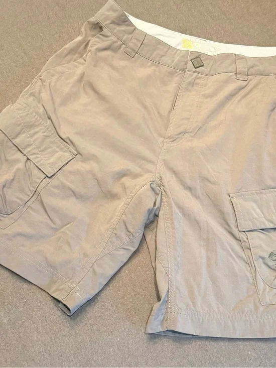 Mountain Hardwear Men's Cargo Shorts - Light Tan