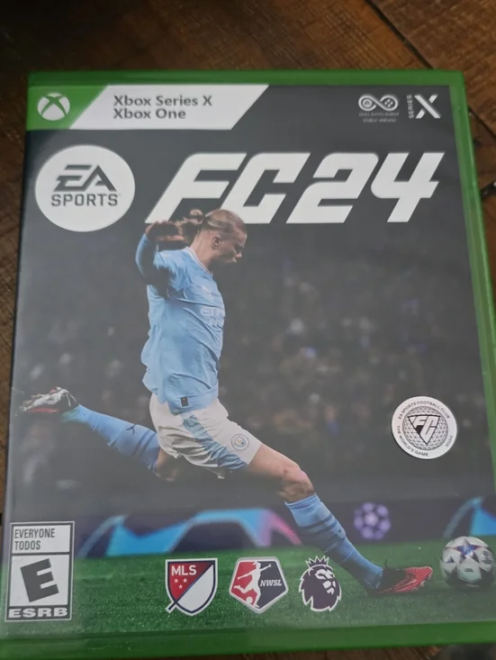FC 24 (Xbox) - Xbox Series X- Xbox One