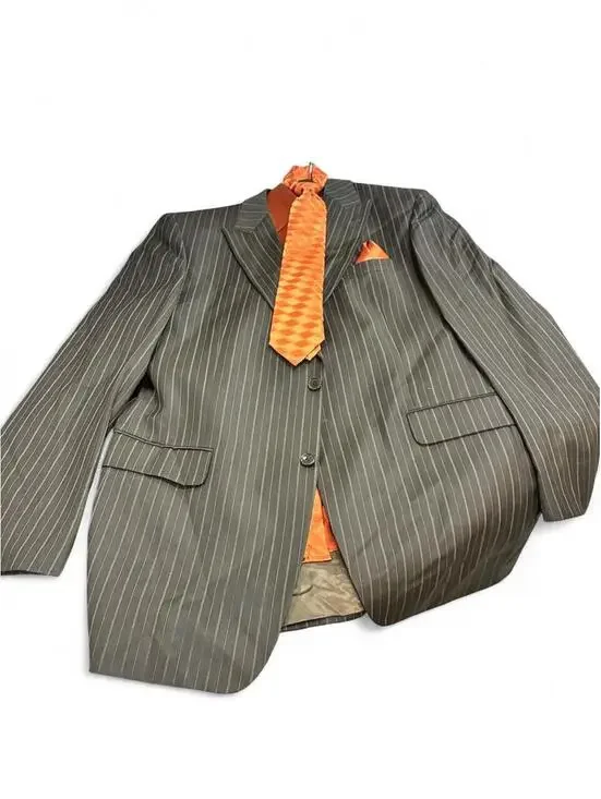 Men's Grey and Black Suit