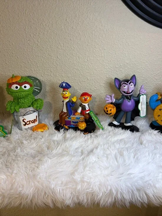 Sesame Street Halloween Figurine Set Cookie Monster Oscar Count Bert Ernie NWT