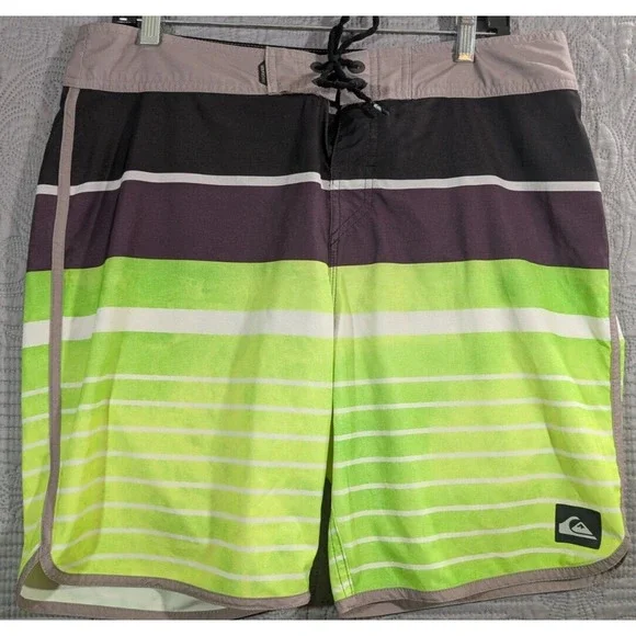 Quiksilver DryFlight AG47 Performance Board Shorts Men Sz 35 Multicolor Striped