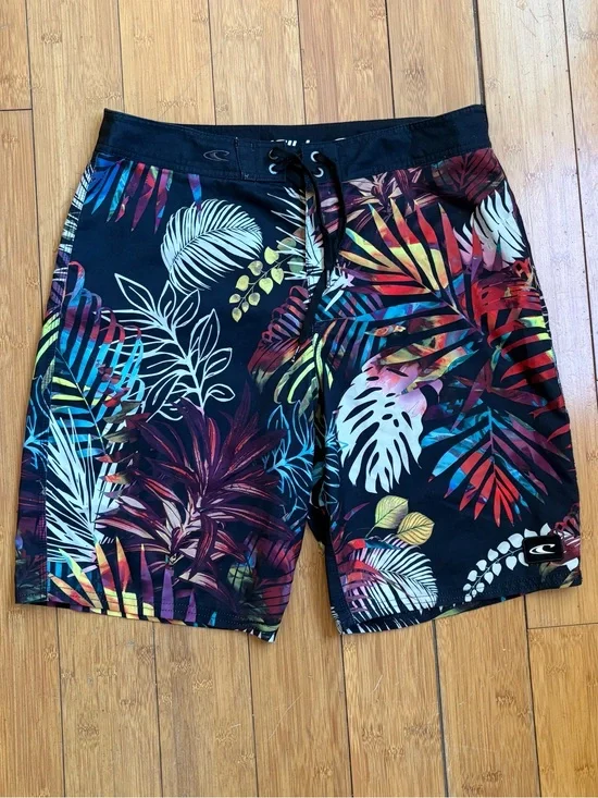 Black Tropical O’Neill Board Shorts - Men’s 33