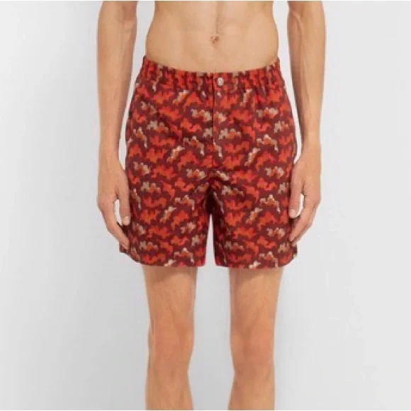 JP Tod's Men's Tod's red cloud-printed swim‎ shorts. Size xxl