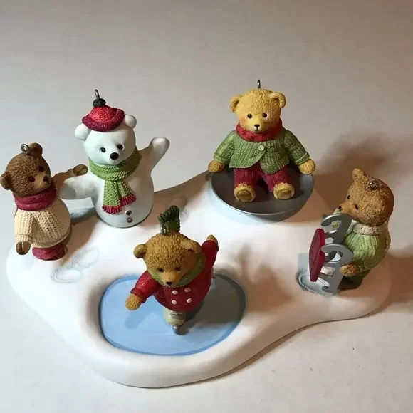Hallmark Hollyday Hill Teddy Bear‎ Ornament Set