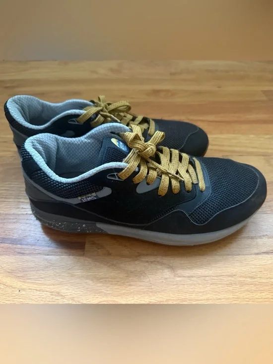 Lems Trailhead Men’s Mountain Sneaker Size 10