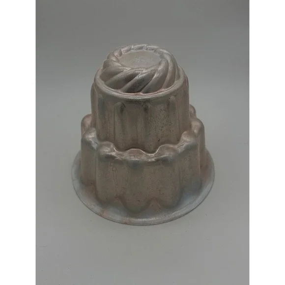Vintage Aluminum‎ Tiered Jello Mold Fluted Swirl Scalloped Cake Tin Silver Tone