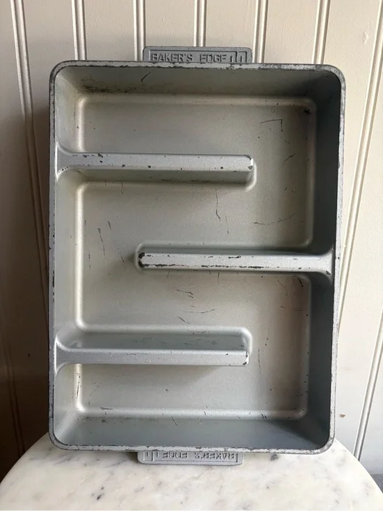 Bakers Edge Cast Aluminum Nonstick Brownie Pan Gray 12”x9” Grandmacore Bakeware