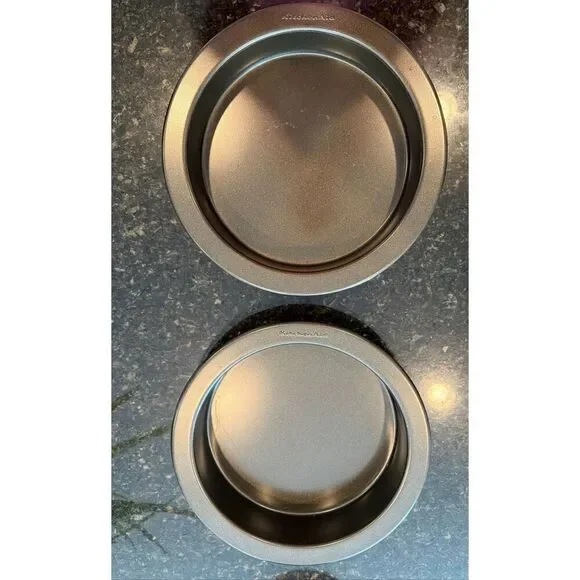 KitchenAid 9” Carbon Steel Circle Cake Pans set of 2