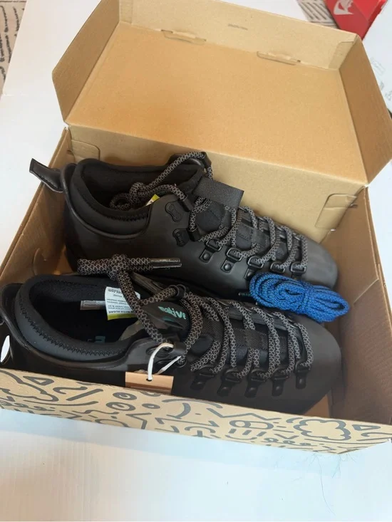 Men's or Woman's Light weight Boot in Jiffy Black