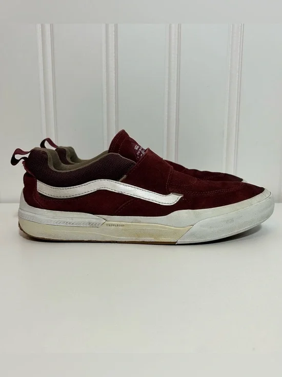 Vans Kyle walker pro Men's velcro Suede Sneakers in Burgundy with White Accent