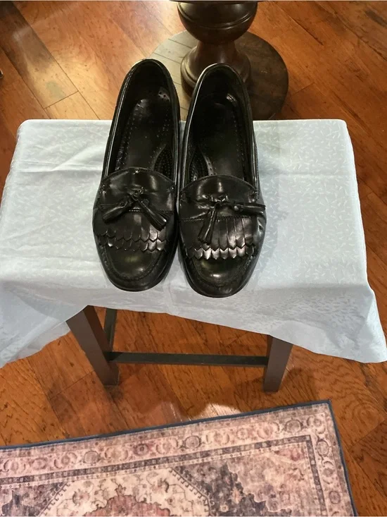 G.H. Bass & Co. Black Leather Tassel Kiltie Loafers