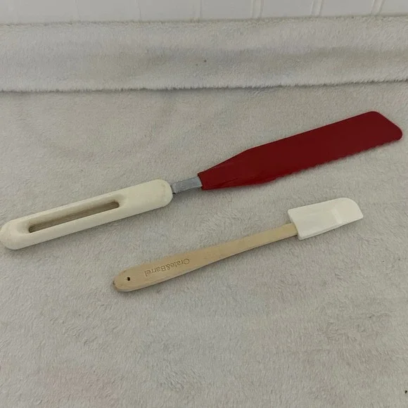 Bonny Serrated Icing Knife‎ Crate & Barrel Spatula Set Red White Vntg Excellent