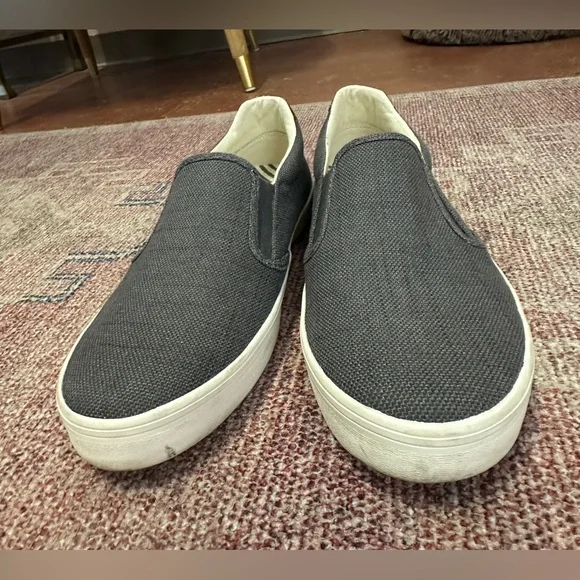Taos slip on grey hutch hut canvas preppy sneakers men’s 9.5