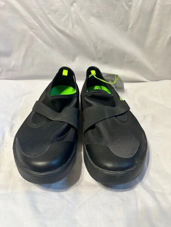 Oofos Oomg Eezee Low Slip On Recovery Sneaker Shoe Men’s size 9 NWT